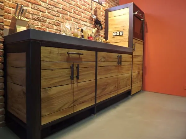 Iepen keuken, gemaakt van inlands hout